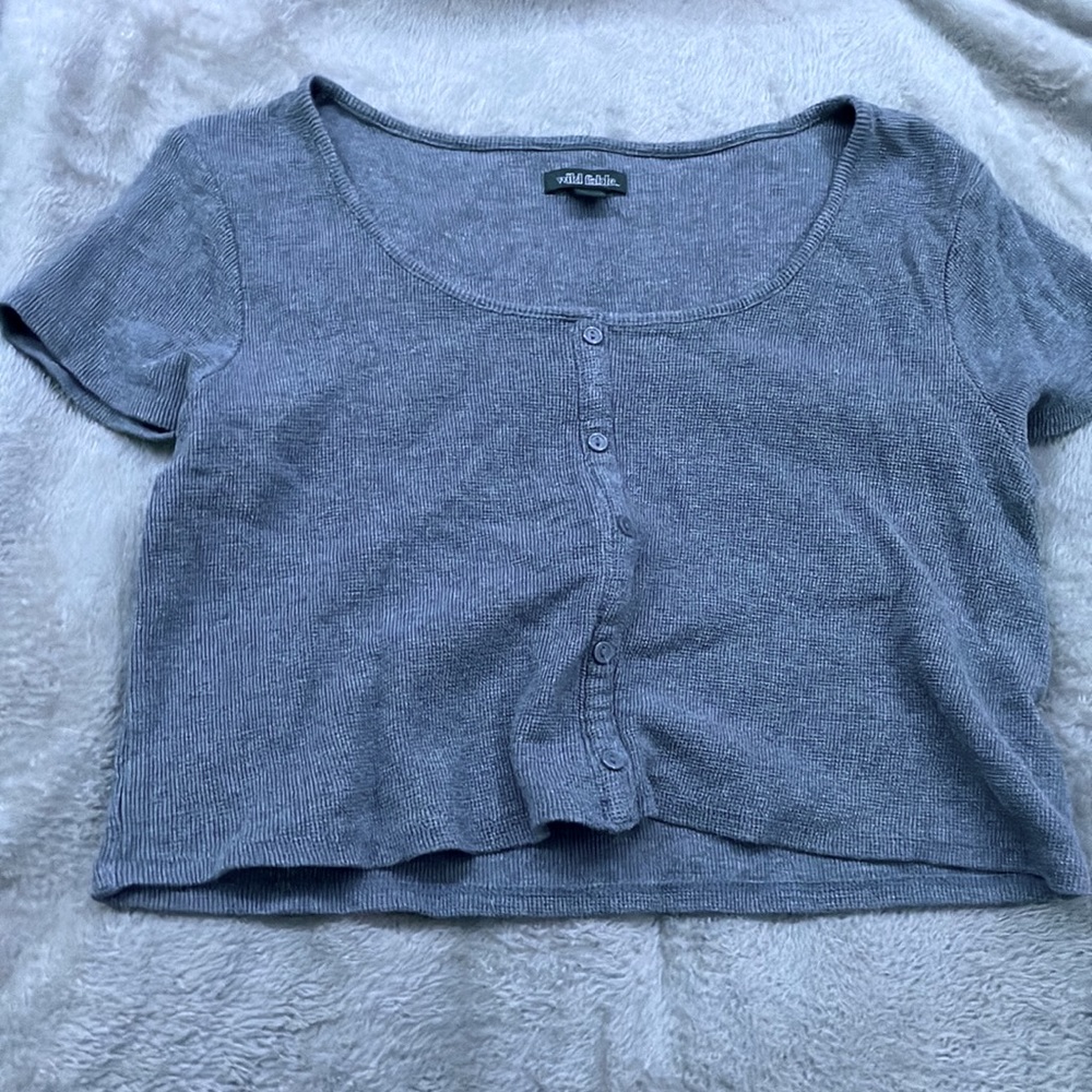 grey button crop top